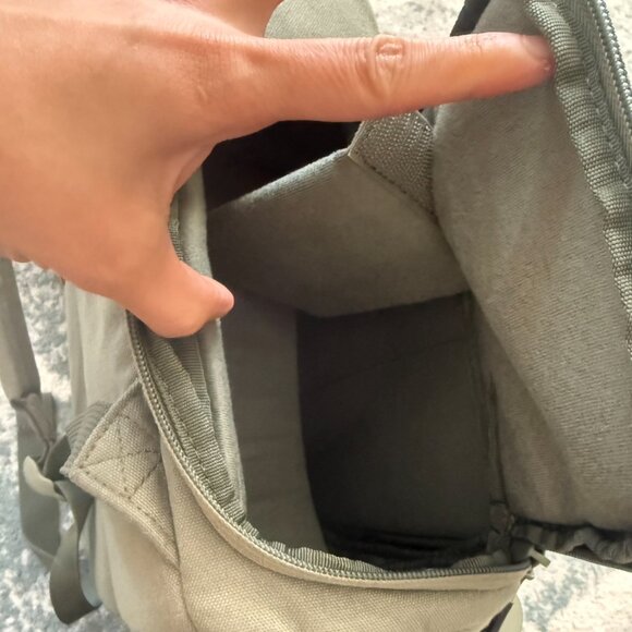 Brevitē The Jumper Regular Camera Backpack in Pine Green - Picture 4 of 7